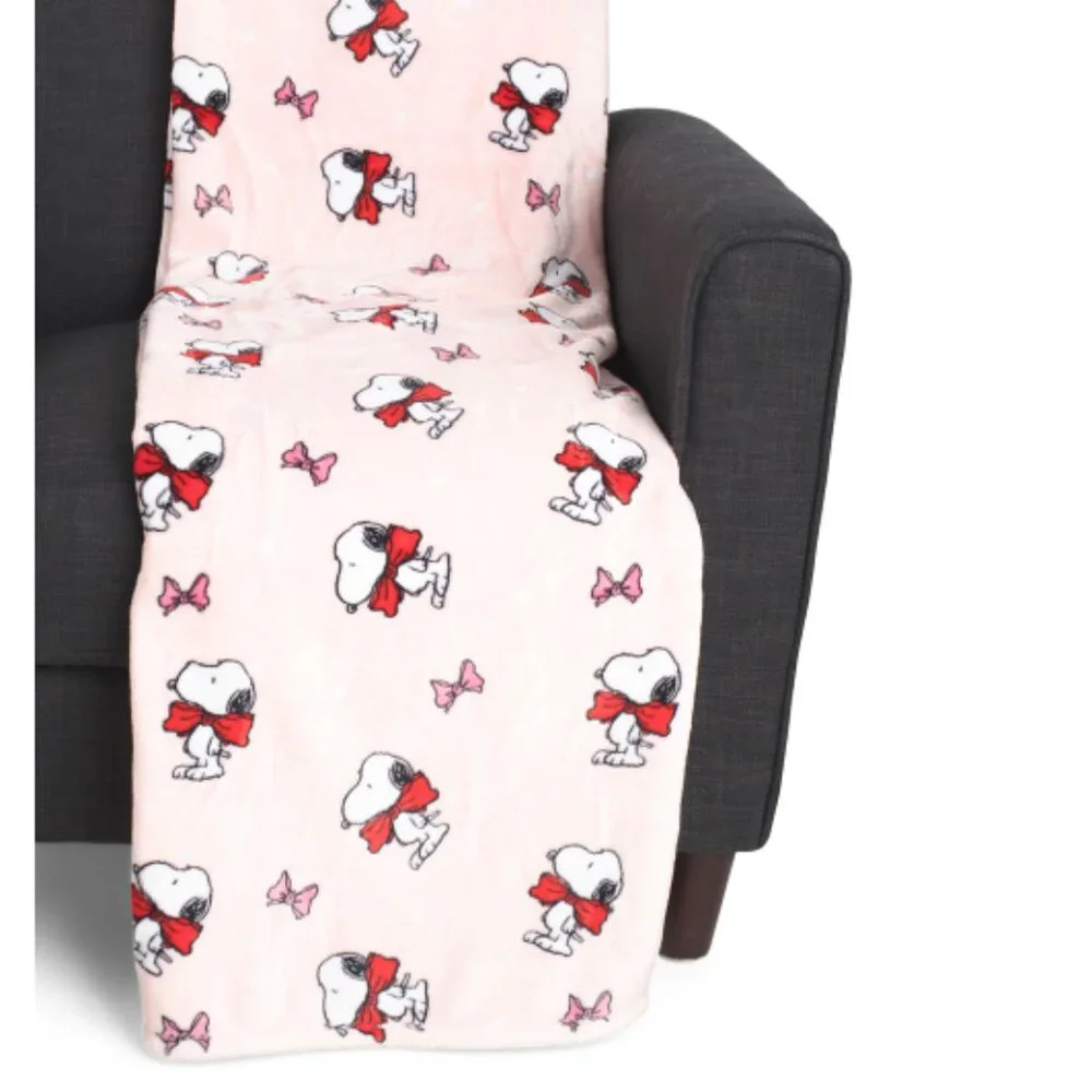 Peanuts Snoopy Big Holiday Red Bow Christmas Plush Throw Blanket 60